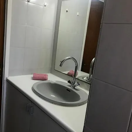 2 Bedroom Modern Апартаменты
