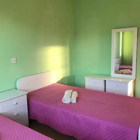 2 Bedroom Modern Апартаменты *