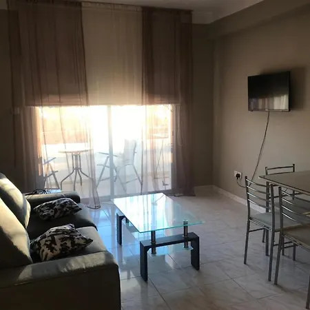 2 Bedroom Modern Апартаменты